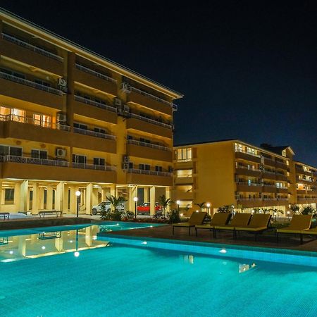 Alaya Stays 1 Bhk With Balcony & Pool - Veera Marina Candolim Kültér fotó