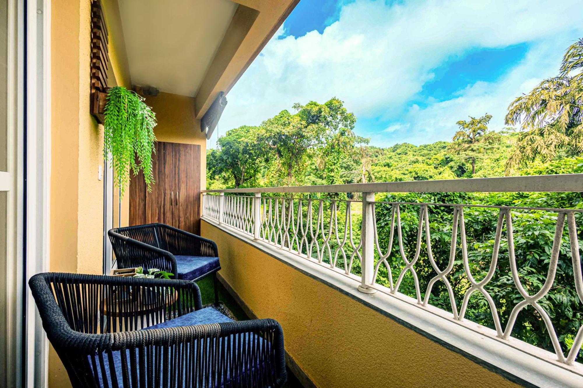 Alaya Stays 1 Bhk With Balcony & Pool - Veera Marina Candolim Kültér fotó
