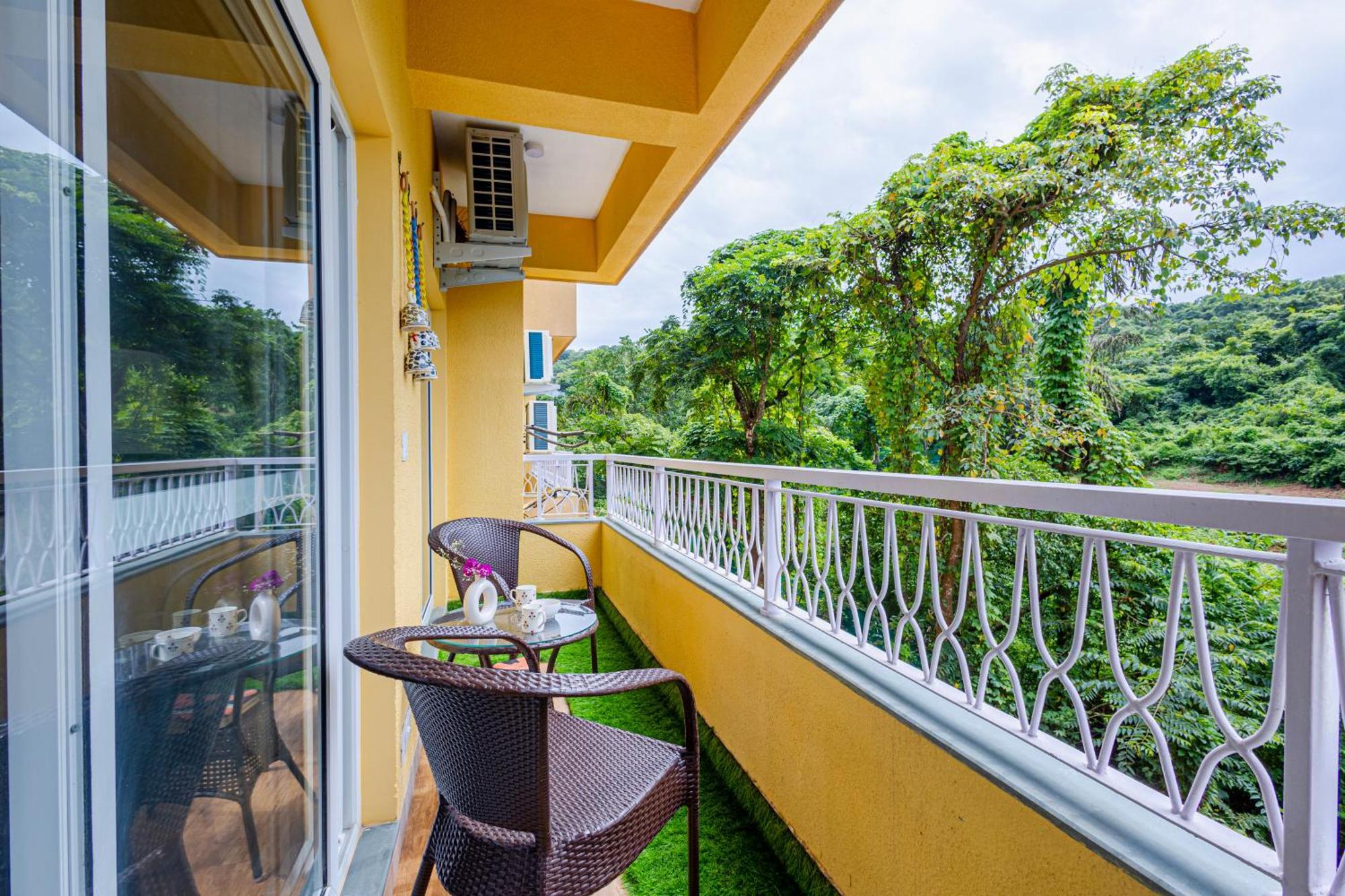 Alaya Stays 1 Bhk With Balcony & Pool - Veera Marina Candolim Kültér fotó