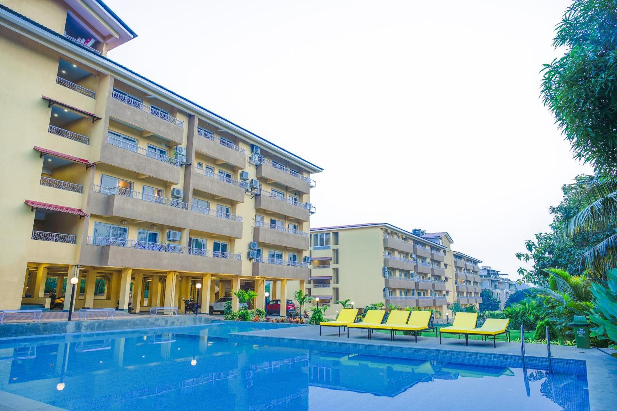 Alaya Stays 1 Bhk With Balcony & Pool - Veera Marina Candolim Kültér fotó