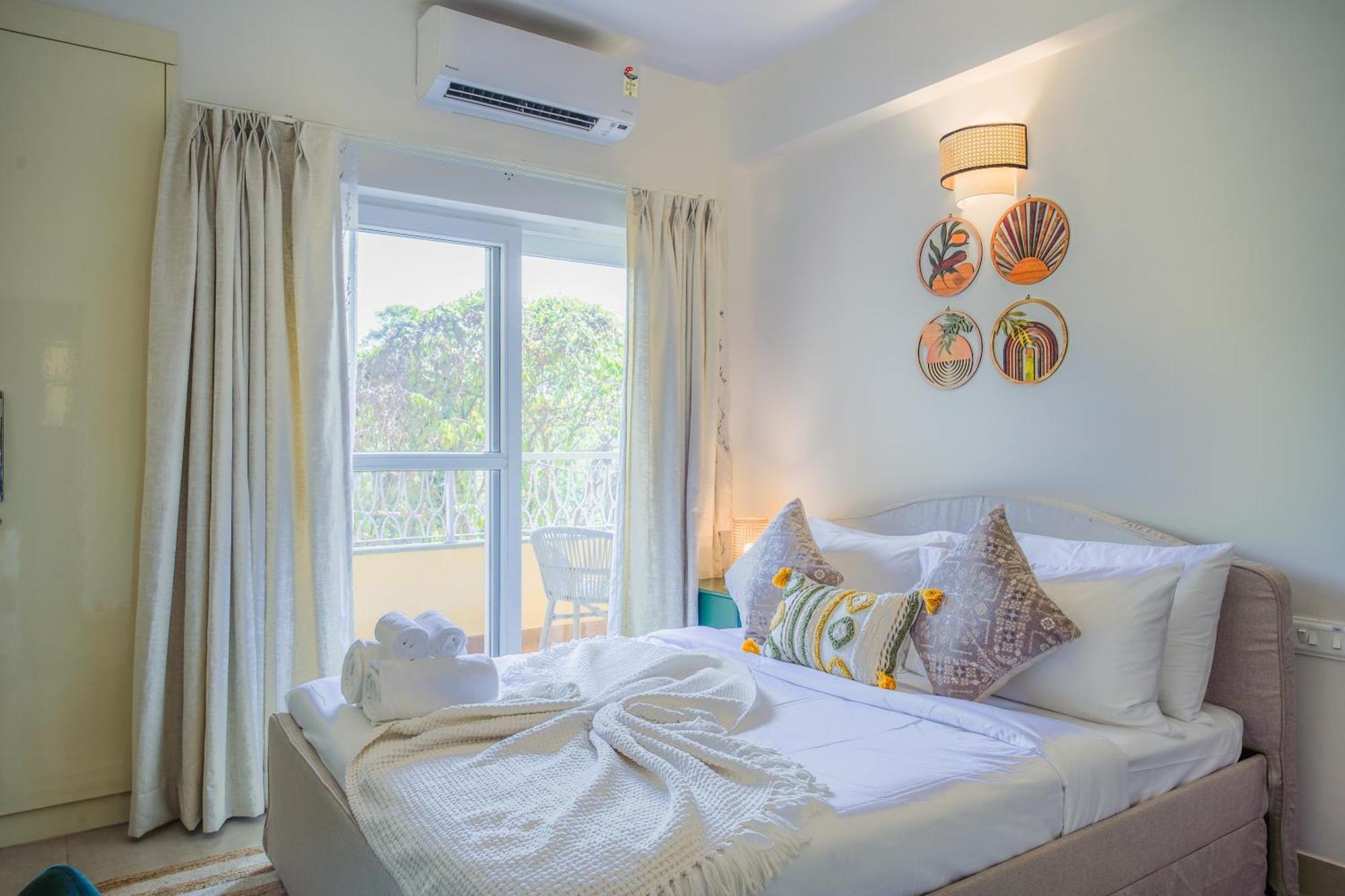 Alaya Stays 1 Bhk With Balcony & Pool - Veera Marina Candolim Kültér fotó