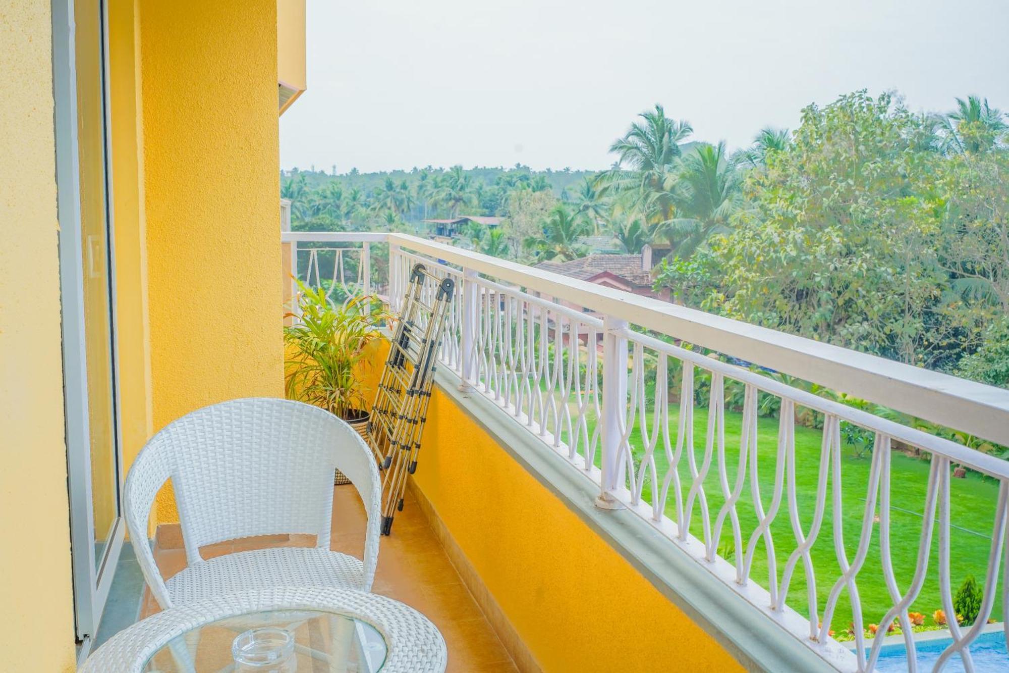Alaya Stays 1 Bhk With Balcony & Pool - Veera Marina Candolim Kültér fotó