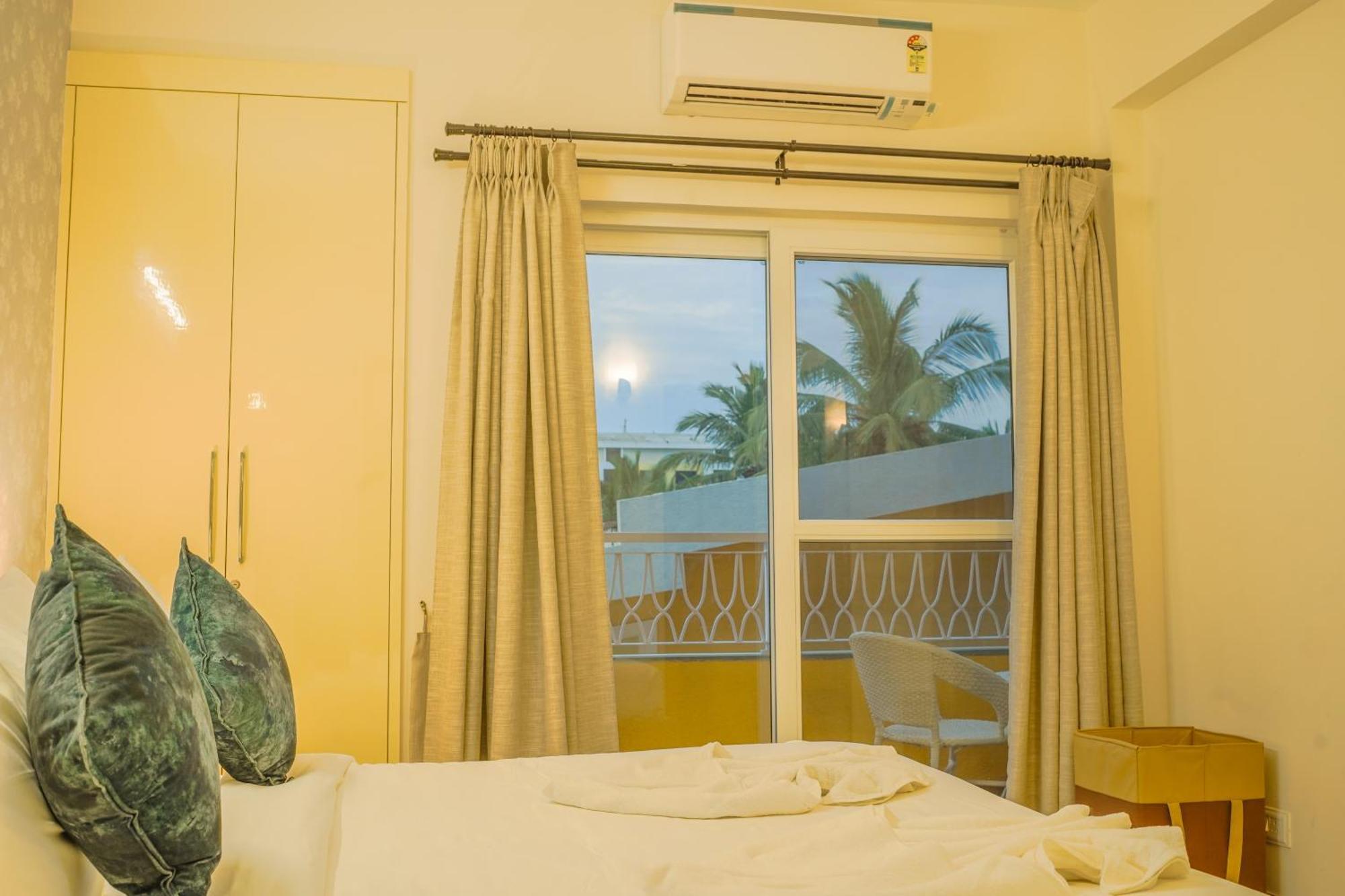 Alaya Stays 1 Bhk With Balcony & Pool - Veera Marina Candolim Kültér fotó